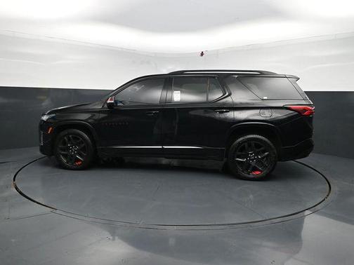 Mosaic Black Metallic 2023 Chevrolet Traverse Premier