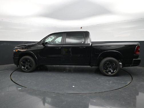 Diamond Black Crystal Pearlcoat 2027 RAM 1500 Big Horn/Lone Star