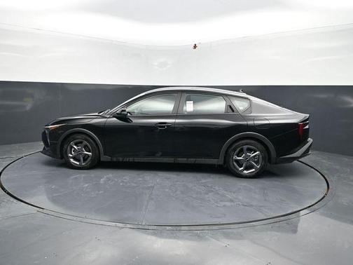 Aurora Black Pearl 2025 Kia K4 LXS