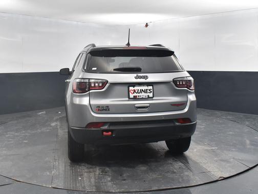 2023 Jeep Compass Trailhawk
