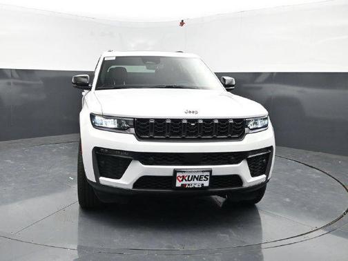 Bright White Clearcoat 2026 Jeep Grand Cherokee Limited