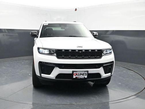 Bright White Clearcoat 2026 Jeep Grand Cherokee Limited