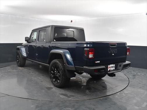 2025 Jeep Gladiator Nighthawk