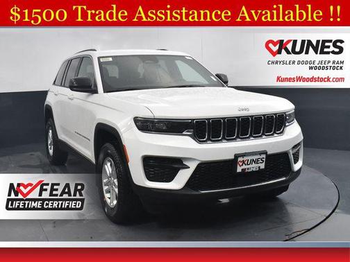 Bright White Clearcoat 2025 Jeep Grand Cherokee Laredo