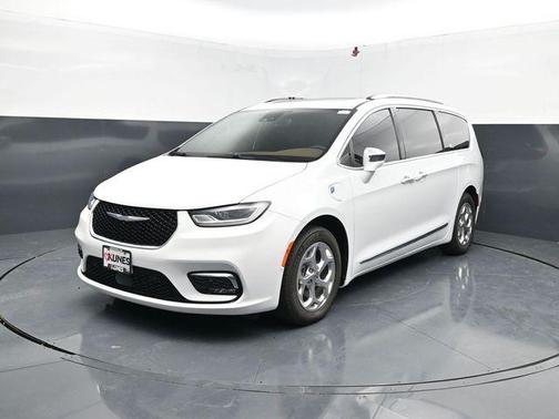 Bright White Clearcoat 2021 Chrysler Pacifica Hybrid Limited