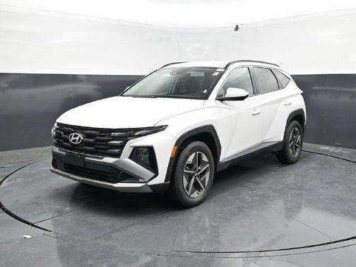 White Pearl 2025 Hyundai TUCSON SEL