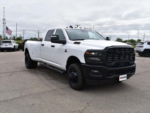2025 RAM 3500 Tradesman Crew Cab 4x4 8' Box