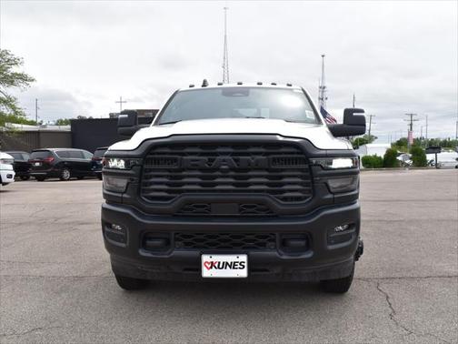 2025 RAM 3500 Tradesman Crew Cab 4x4 8' Box