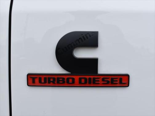 2025 RAM 3500 Tradesman Crew Cab 4x4 8' Box