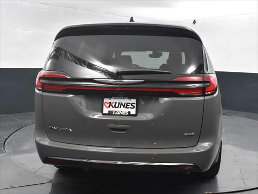 2025 Chrysler Pacifica L