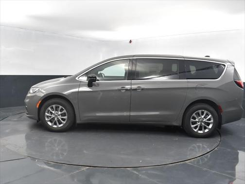 2025 Chrysler Pacifica L