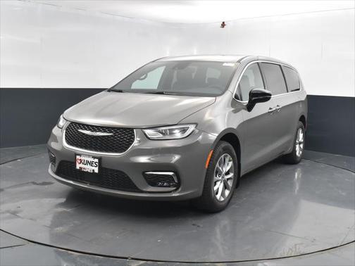 2025 Chrysler Pacifica L