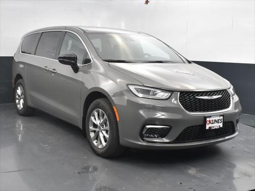 2025 Chrysler Pacifica L