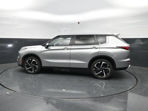 Gray 2024 Mitsubishi Outlander