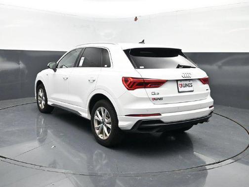 Mythos Black Metallic 2024 Audi Q3 Premium 45 TFSI S line quattro Tiptronic