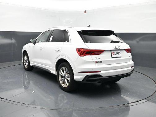 Mythos Black Metallic 2024 Audi Q3 Premium 45 TFSI S line quattro Tiptronic