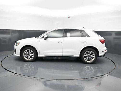 Mythos Black Metallic 2024 Audi Q3 Premium 45 TFSI S line quattro Tiptronic