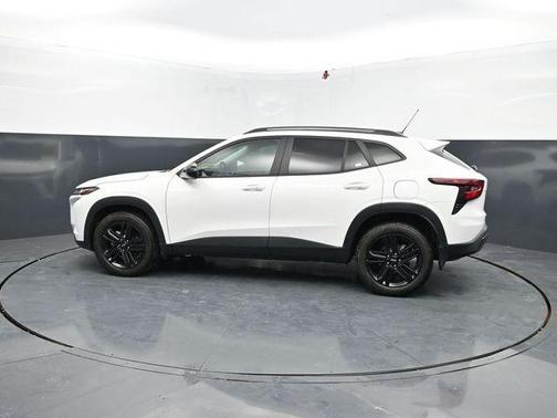 Summit White 2024 Chevrolet Trax FWD ACTIV
