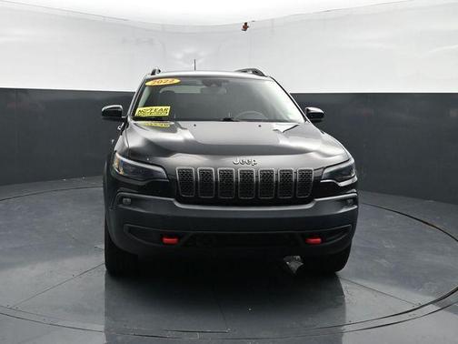 Diamond Black Crystal Pearlcoat 2022 Jeep Cherokee Trailhawk