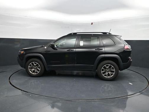 Diamond Black Crystal Pearlcoat 2022 Jeep Cherokee Trailhawk