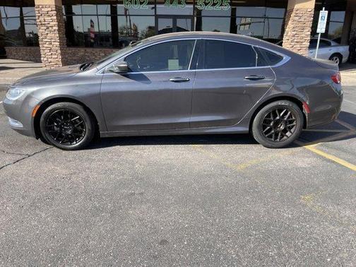 2016 Chrysler 200 Limited