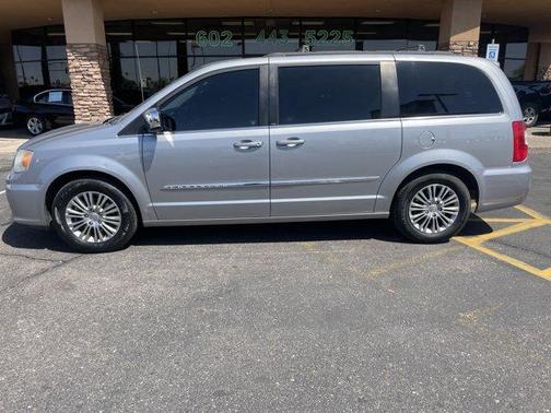 2013 Chrysler Town & Country Touring-L