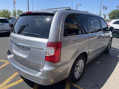 2013 Chrysler Town & Country Touring-L