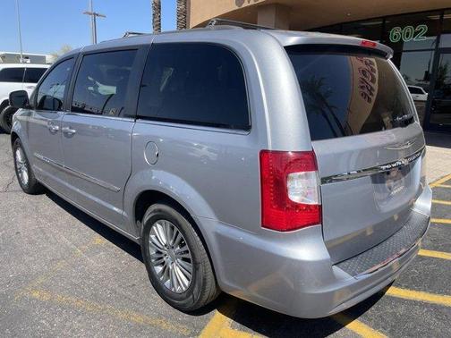2013 Chrysler Town & Country Touring-L