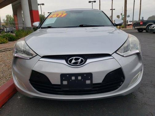 Photo 2 of 15 of 2012 Hyundai Veloster Base