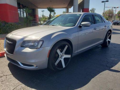 2018 Chrysler 300 Touring