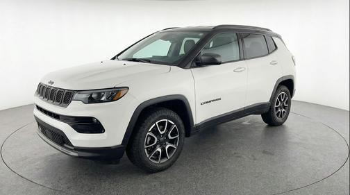Bright White Clearcoat 2025 Jeep Compass Trailhawk
