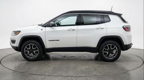 Bright White Clearcoat 2025 Jeep Compass Trailhawk