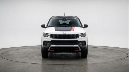 Bright White Clearcoat 2025 Jeep Compass Trailhawk