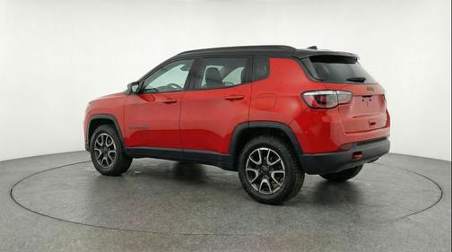 Red Hot Pearlcoat 2025 Jeep Compass Trailhawk