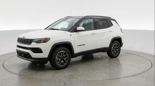 Bright White Clearcoat 2025 Jeep Compass Trailhawk