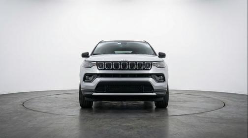 Silver Zynith Metallic Clearcoat 2025 Jeep Compass Limited