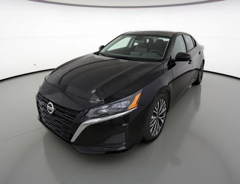 Super Black 2025 Nissan Altima SV FWD