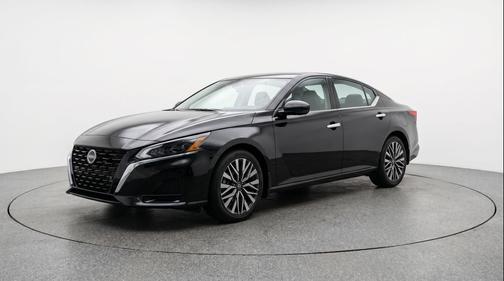 Super Black 2025 Nissan Altima SV FWD