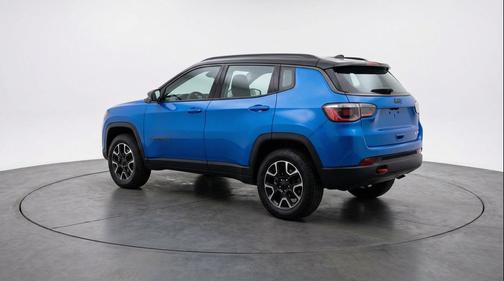 Hydro Blue Pearlcoat 2025 Jeep Compass Trailhawk