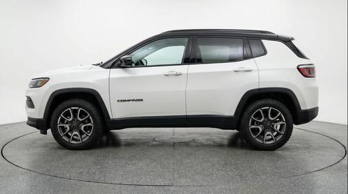 Bright White Clearcoat 2025 Jeep Compass Trailhawk
