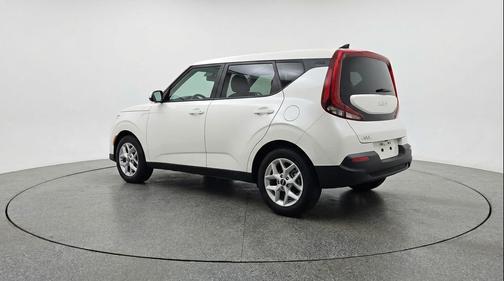 Snow White Pearl 2025 Kia Soul LX