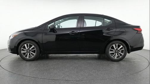 Super Black 2025 Nissan Versa 1.6 SV