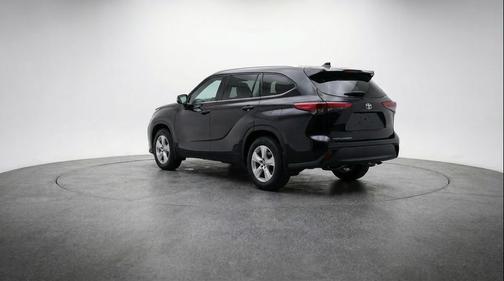 Midnight Black Metallic 2025 Toyota Highlander LE