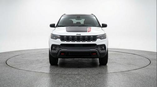 Bright White Clearcoat 2025 Jeep Compass Trailhawk