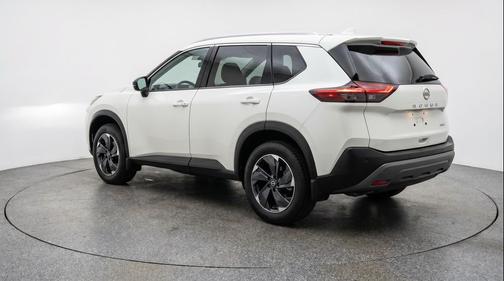 Everest White Pearl Tricoat 2025 Nissan Rogue SV