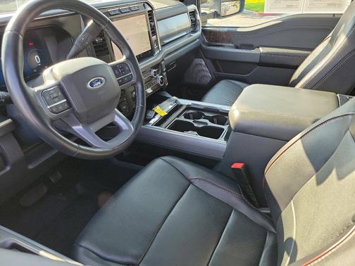 2023 Ford F-350 LARIAT SUPER DUTY