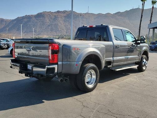 2023 Ford F-350 LARIAT SUPER DUTY