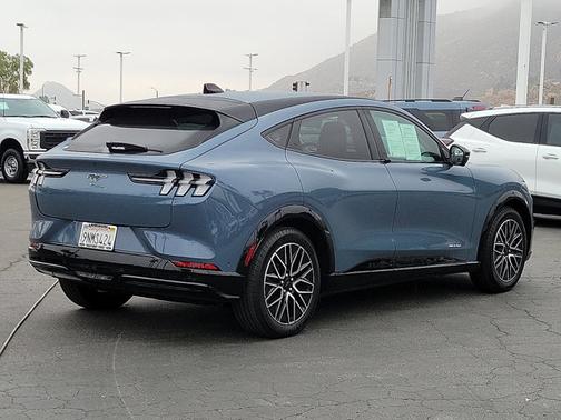 2024 Ford Mustang Mach-E PREMIUM
