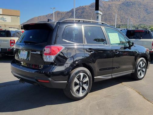 Crystal Black Silica 2018 Subaru Forester 2.5I PREMIUM