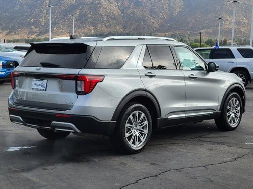 ICONIC SILVER METALLIC 2025 Ford Explorer PLATINUM
